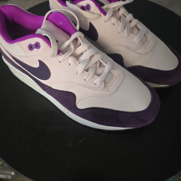 NIKE AIR MAX 1 LIGHT SOFT PINK GRAND PURPLE SIZE 9.5 WMNS - Picture 14 of 15
